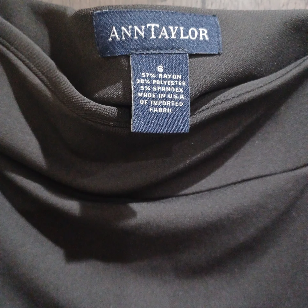 Ann Taylor Black Pencil Skirt - Picture 2 of 2